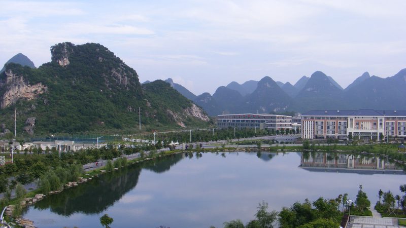 上海电子加工价格差异解析：揭秘影响成本的关键因素